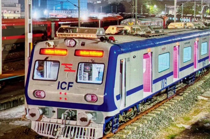 मुंबई लोकलमध्ये अधिक AC गाड्या – चांगली बातमी, पण सगळ्यांसाठीच का?